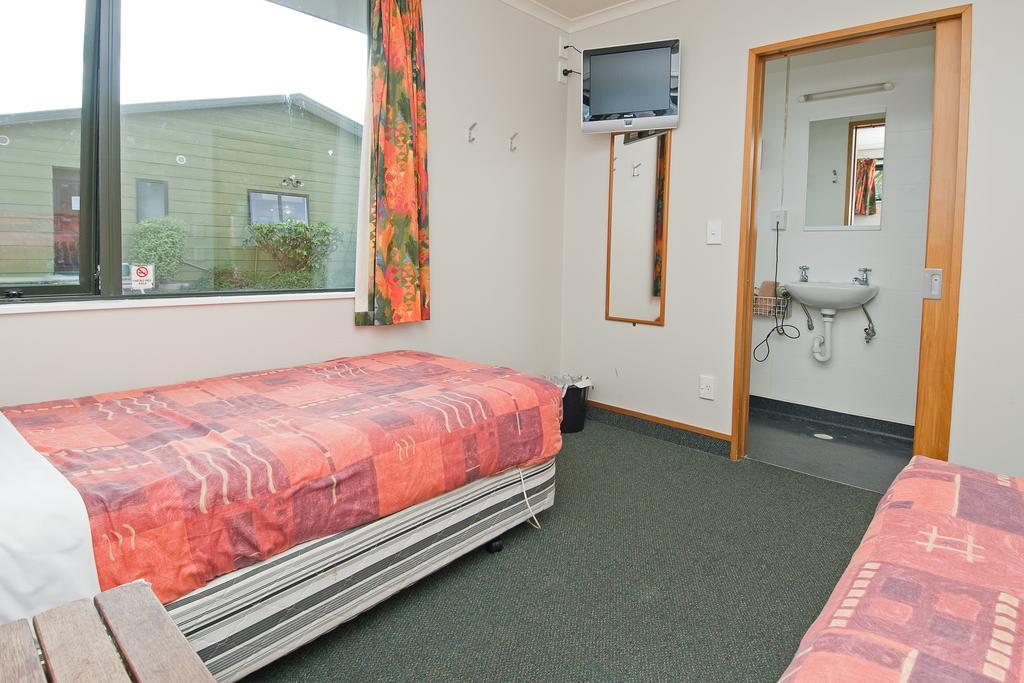 Rainbow Lodge Backpackers Taupo Room photo